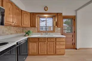850 S Hillside Ave, Elmhurst, IL 60126 - Photo 15