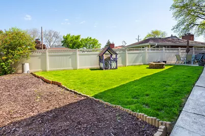 8330 Gross Point Road, Morton Grove, IL 60053 - Photo 21