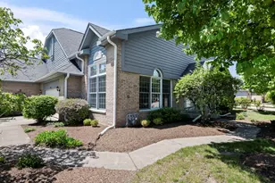301 Lynwood Cir, Bloomingdale, IL 60108 - Photo 1