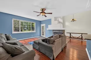 33 Stonegate Ln, Streamwood, IL 60107 - Photo 9