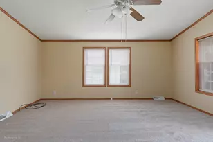 1041 Aspen Dr, Manteno, IL 60950 - Photo 9