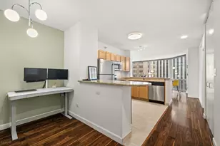 222 N Columbus Dr, Chicago, IL 60601 - Photo 9