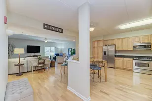 601 W Rand Rd, Arlington Heights, IL 60004 - Photo 5