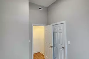 6321 S Eberhart Ave, Chicago, IL 60637 - Photo 21