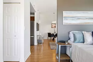 340 W Superior St, Chicago, IL 60654 - Photo 5