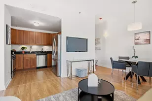 340 W Superior St, Chicago, IL 60654 - Photo 7