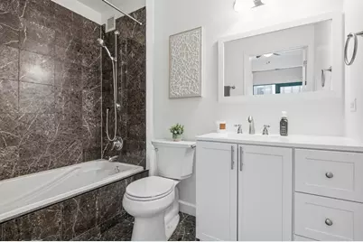340 W Superior Street #1009, Chicago, IL 60654 - Photo 11