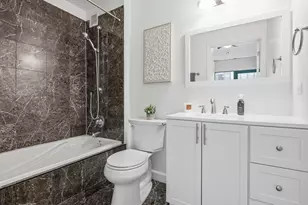 340 W Superior St, Chicago, IL 60654 - Photo 11