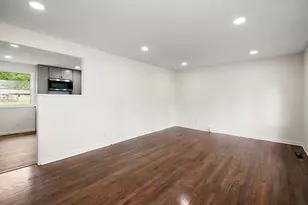 112 N El Dorado Dr, Kankakee, IL 60901 - Photo 3