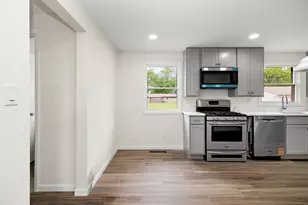 112 N El Dorado Dr, Kankakee, IL 60901 - Photo 7