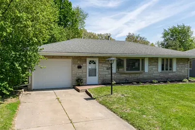 2908 26th Street, Moline, IL 61265 - Photo 3