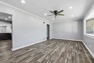 2908 26th St, Moline, IL 61265 - Photo 9