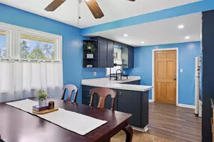 566 Michigan Ave, Aurora, IL 60506 - Photo 9
