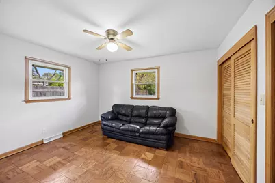 566 Michigan Avenue, Aurora, IL 60506 - Photo 13