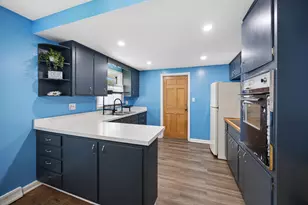 566 Michigan Ave, Aurora, IL 60506 - Photo 11