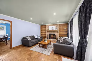 566 Michigan Ave, Aurora, IL 60506 - Photo 3
