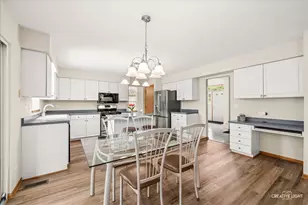 2324 Snapdragon Rd, Naperville, IL 60564 - Photo 15