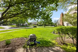 1353 Queensgreen Cir, Naperville, IL 60563 - Photo 21