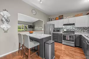 788 N Hainesville Rd, Round Lake, IL 60073 - Photo 7