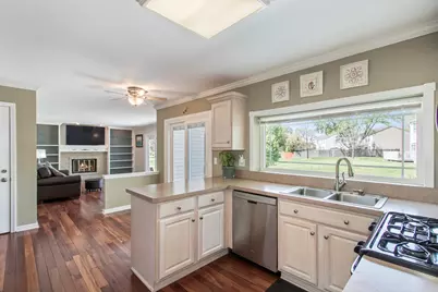 2150 Cumberland Parkway, Algonquin, IL 60102 - Photo 5