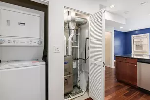 1364 W Greenleaf Ave, Chicago, IL 60626 - Photo 11