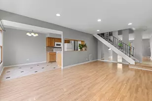 146 Inverrary Ln, Deerfield, IL 60015 - Photo 5