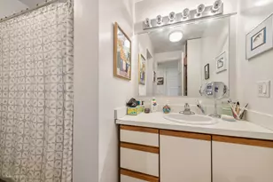 1417 W Edgewater Ave, Chicago, IL 60660 - Photo 9