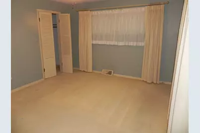 9 E North Court, Decatur, IL 62526 - Photo 15
