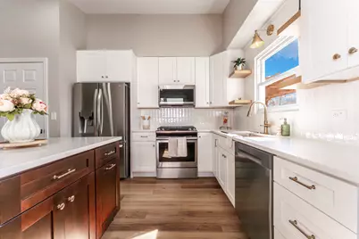 646 W Babcock Avenue, Elmhurst, IL 60126 - Photo 9