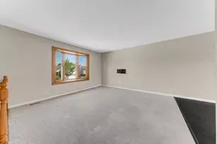 217 Atlantic Dr, Vernon Hills, IL 60061 - Photo 7