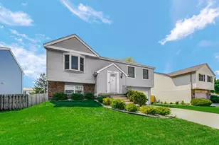 217 Atlantic Dr, Vernon Hills, IL 60061 - Photo 3