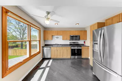 217 Atlantic Drive, Vernon Hills, IL 60061 - Photo 9