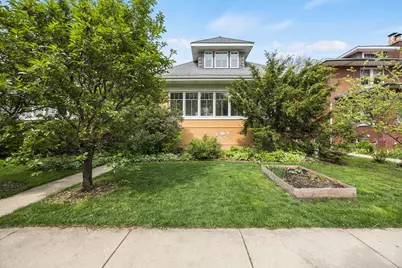 713 S Humphrey Avenue, Oak Park, IL 60304 - Photo 1