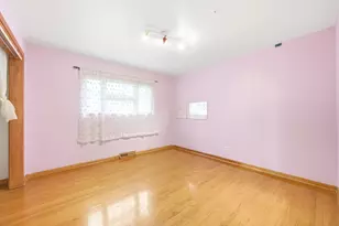 8642 Gross Point Rd, Skokie, IL 60077 - Photo 15