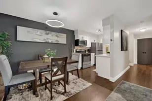 1188 Royal Glen Dr, Glen Ellyn, IL 60137 - Photo 5