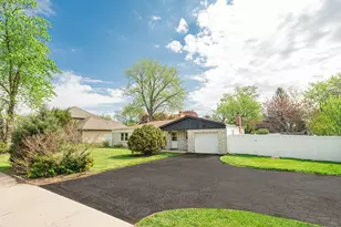 2307 N Arlington Heights Rd, Arlington Heights, IL 60004 - Photo 3