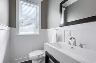 942 W Belle Plaine Ave, Chicago, IL 60613 - Photo 23