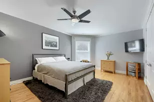 942 W Belle Plaine Ave, Chicago, IL 60613 - Photo 17