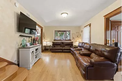 821 Larkin Avenue, Elgin, IL 60123 - Photo 3
