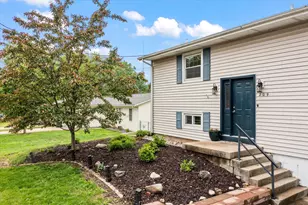 209 N Jefferson St, Mahomet, IL 61853 - Photo 3
