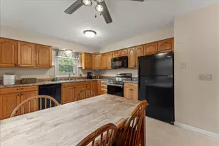 209 N Jefferson St, Mahomet, IL 61853 - Photo 9