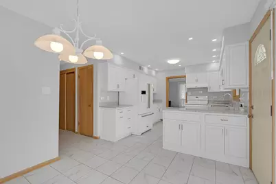 9700 S Kolmar Avenue, Oak Lawn, IL 60453 - Photo 11