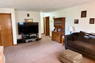 326 W Hight St, Macon, IL 62544 - Photo 11