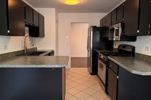 4900 Kimball Hill Dr, Rolling Meadows, IL 60008 - Photo 5