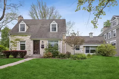 233 S Prospect Avenue, Clarendon Hills, IL 60514 - Photo 1