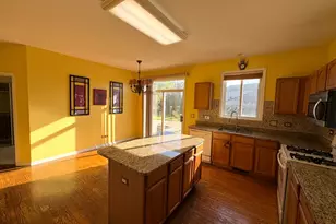 39302 N Queensbury Ln, Beach Park, IL 60083 - Photo 9