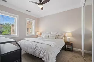 1350 W Byron St, Chicago, IL 60613 - Photo 9