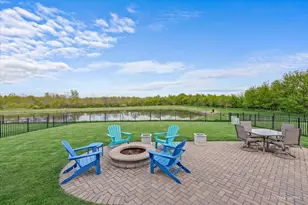 852 Wildwood Dr, Pingree Grove, IL 60140 - Photo 3