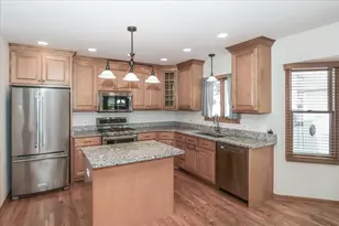 52 W Glenlake Ave, Roselle, IL 60172 - Photo 15
