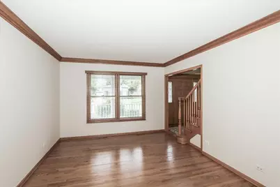 52 W Glenlake Avenue, Roselle, IL 60172 - Photo 9